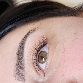 Нарощення нижніх вій об'єм класика
                    Лешмейкер Діана Ивано-Франковск