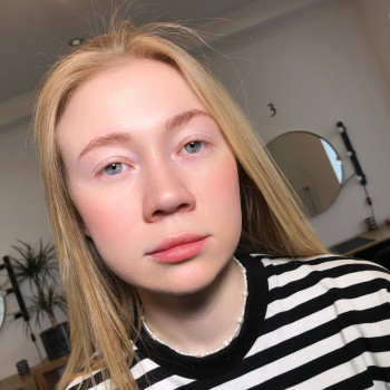 Фарбування фарбою/хною
                    Бровист Людмила Киев