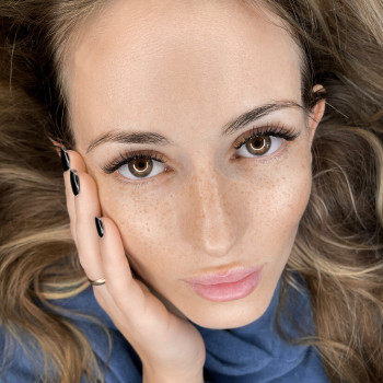 Нарощування вій:
Kylie effect