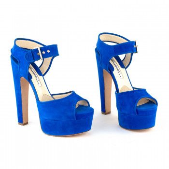 Фотосессия женской обуви, разные варианты работ