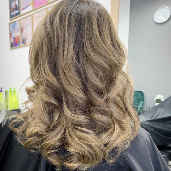 Фарбування балаяж
                    Перукар-колорист Светлана Київ