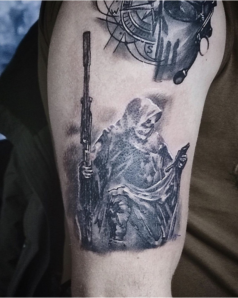 Мужские на плече реализм, фото - Тату салон Alpha Tattoo Studio