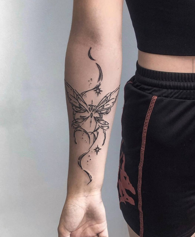 Женские на предплечье черно-белые, фото - Тату салон VeAn TATTOO & PIERCING