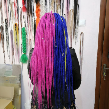 Безпечне приплетення де дредів.