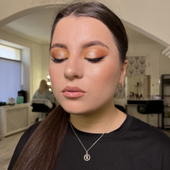 Макіяж для фотосесії
                    Візажист Яна Ужгород