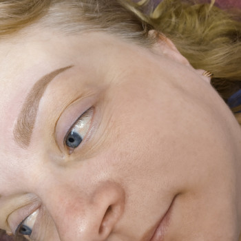 Пудрові брови. Мінеральні пігменти.