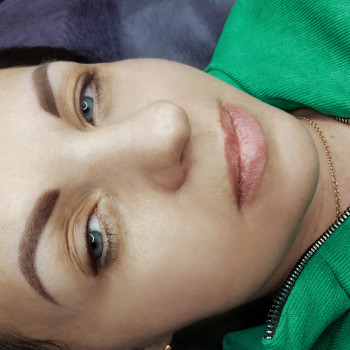 Пудрові брови. Органічні пігменти.