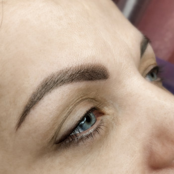 Стрілочка з легкою розтушовкою.