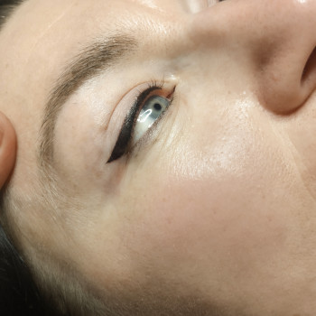 Класична товста стрілочка.