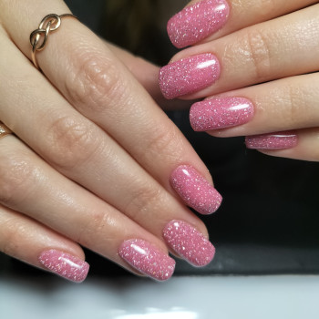 Розовый маникюр светоотражающий блестящий, фото - Мастер маникюра Любов Кухар