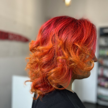 Яскраве фарбування