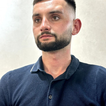 Мужская стрижка, фото - Барбер Максим Цісар