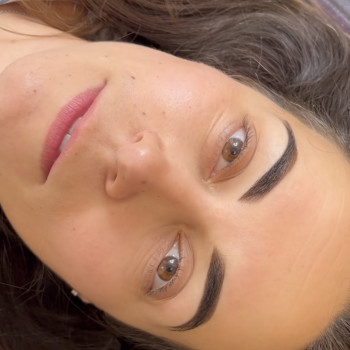 Пудрове напилення брів