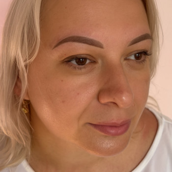 Пудрове напилення брів