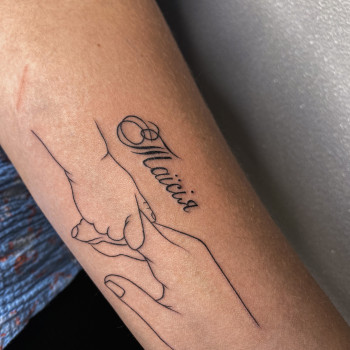 Тату минимализм руки имя, фото - Тату мастер Крістіна Носенко