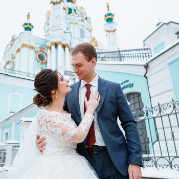 Весільний макіяж і зачіска
                    Майстер з нарощування волосся Елена Київ