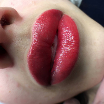 Перманентний макіяж губ