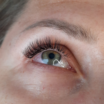 Нарощування вій
                    Лешмейкер Julia Бровары