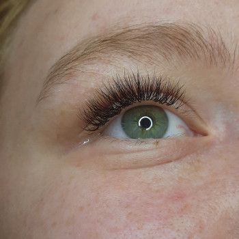 Нарощування вій
                    Лешмейкер Julia Бровары