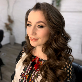 Макияж и прическа для фотосессии
                    Майстер з нарощування волосся Елена Київ