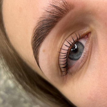 Фарбування брів
                    Салон красоты Beauty Bar Винница