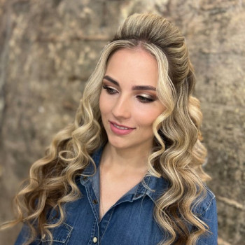 Зачіски
                    Салон краси Beauty Bar Вінниця