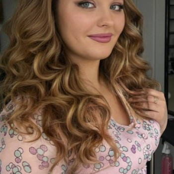 Укладка волосся на довге локони, фото - Салон краси Beauty Bar