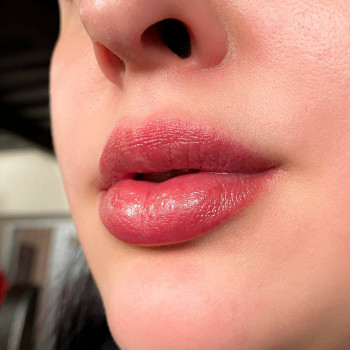 Перманент губ м. Хуст
                    Мастер перманентного макияжа Аліна Хуст