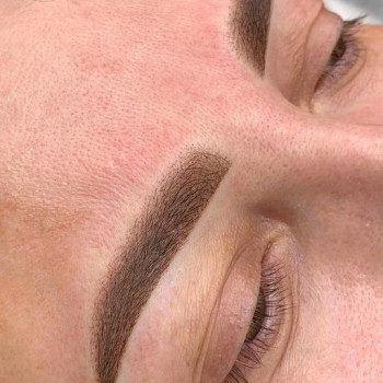 Перманентний макіяж брів
        