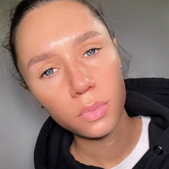 Довготривала укладка брів
                    Визажист Екатерина Софиевская Борщаговка