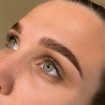 Корекція + фарбування брів
                    Салон красоты NS beauty studio Одесса