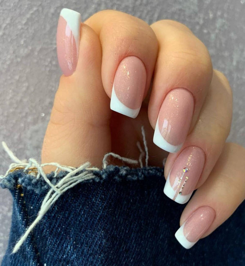 Ніжний манікюр нюдовий французький, фото - Студія краси NS Beauty Studio