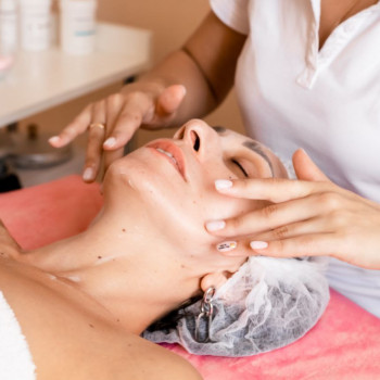 Масаж обличчя
                    Косметолог-эстетист Наталья Черкассы