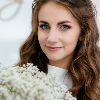 Образ на свадьбу
                    Майстер з нарощування волосся Елена Київ