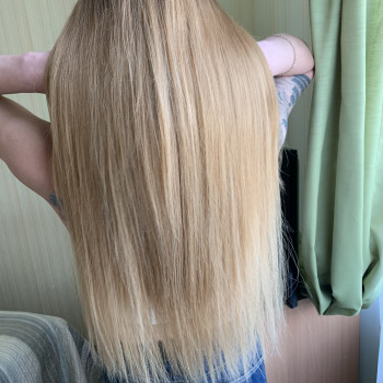 Наращивание волос, коррекция
                    Майстер з нарощування волосся Елена Київ