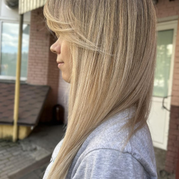 Женская стрижка укладка волос прямые волосы, фото - Салон красоты Fargo