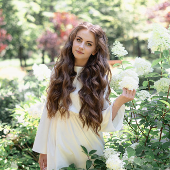 Прическа
                    Мастер по наращиванию волос Елена Киев