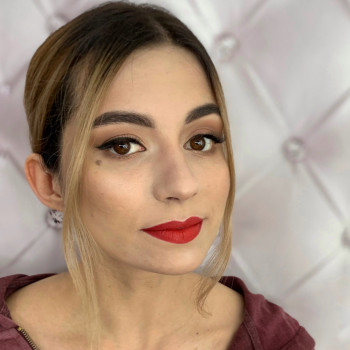 Прическа
                    Мастер по наращиванию волос Елена Киев