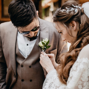 Прическа
                    Мастер по наращиванию волос Елена Киев