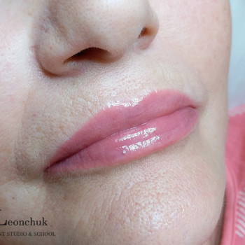 Татуаж губ в натуральній техніці
                    Мастер перманентного макияжа Татьяна Львов