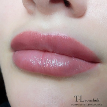 Татуаж губ в натуральній техніці
                    Мастер перманентного макияжа Татьяна Львов