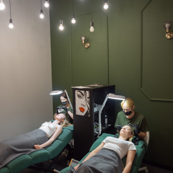 кабінет нарощування вій

         