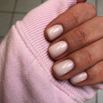 Маникюр на короткие ногти молочный однотонный (монохромный), фото - Мастер маникюра Любов Грузда