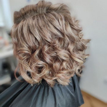 Складні техніки фарбування
                    Салон красоты Афродита Кривой Рог