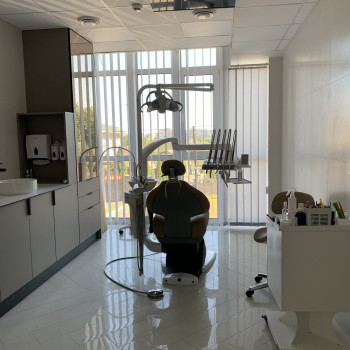 Простір та комфорт. Телевізор на стелі щоб було цікавіше