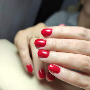 Манікюр з покриттям гель лак
                    Салон краси Афродита Кривий Ріг