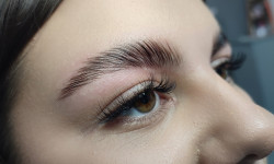 Ламінування брів Бровист Дарья Каменское