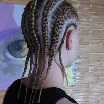 Плетіння по голові брейди
                    Перукар Ирина Житомир