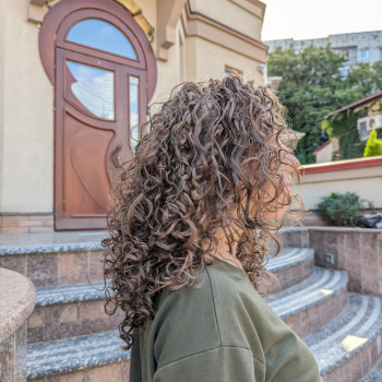 Біозавивка довгого густого, натурального волосся, фото - Перукар-стиліст Ольга Західі