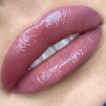 Перманентний макіяж
                    Мастер перманентного макияжа  Киев